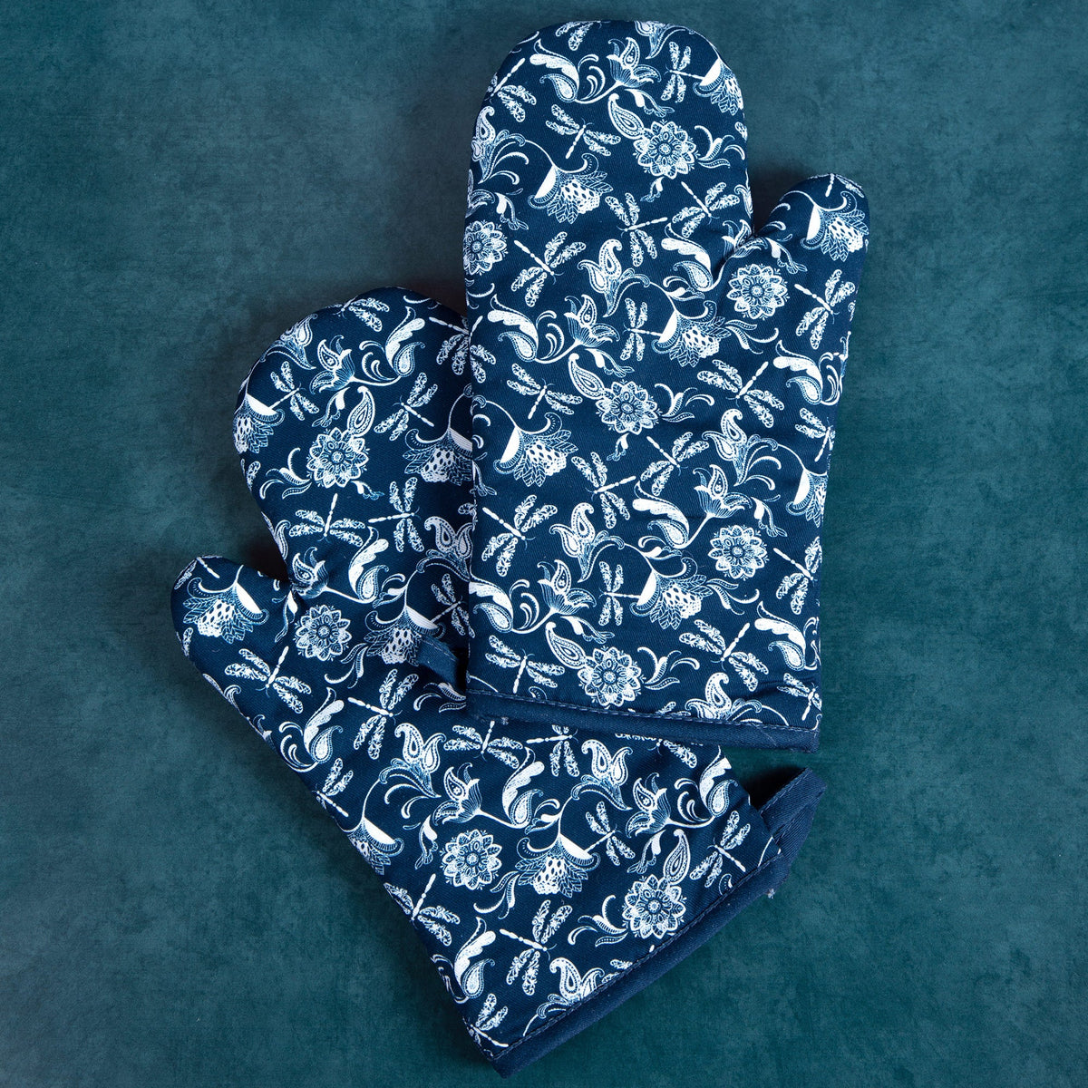 Distinctly Designed Oven Mitts - Set of 2